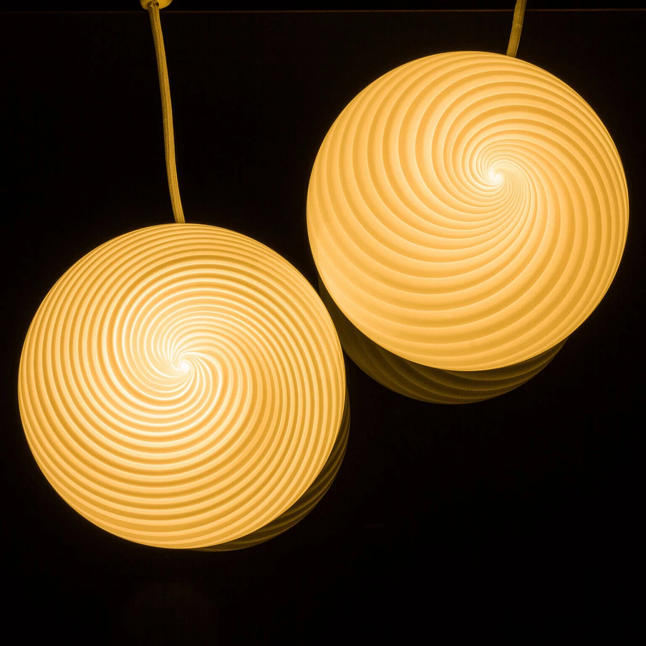 Coppia di lampade da tavolo in vetro di Murano attribuibili a Vatri, anni '60 11