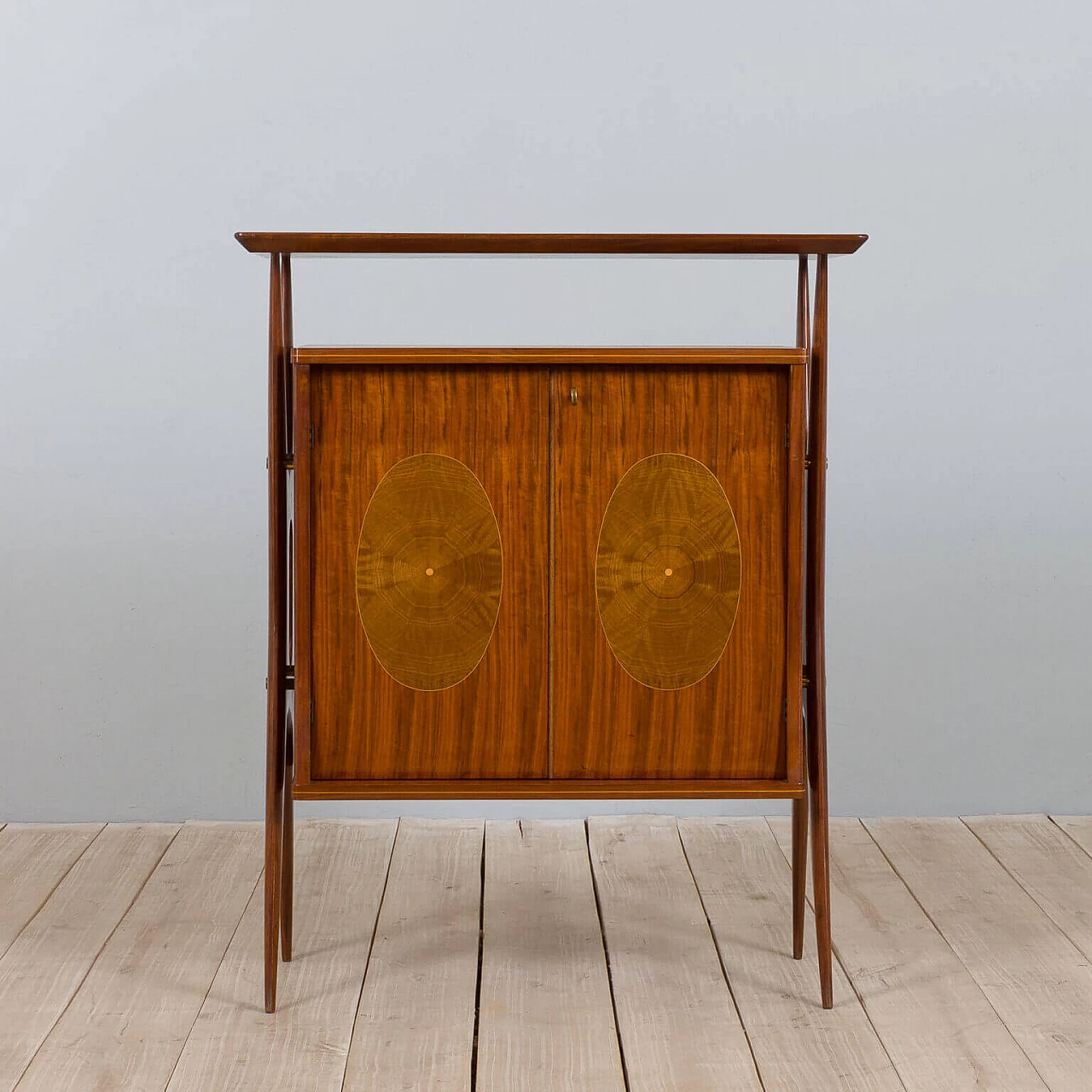 Sideboard in inlaid walnut and brass with glass top by Vittorio Dassi, 50s 2