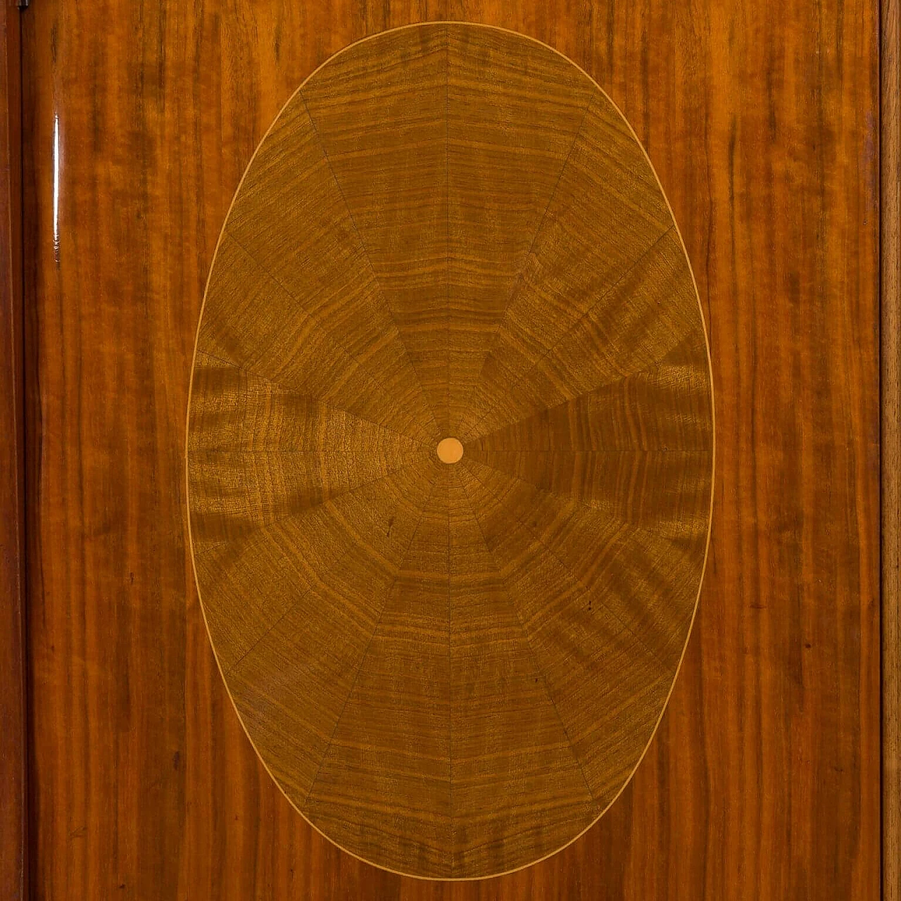 Credenza in noce intarsiato e ottone con piano in vetro di Vittorio Dassi, anni '50 10