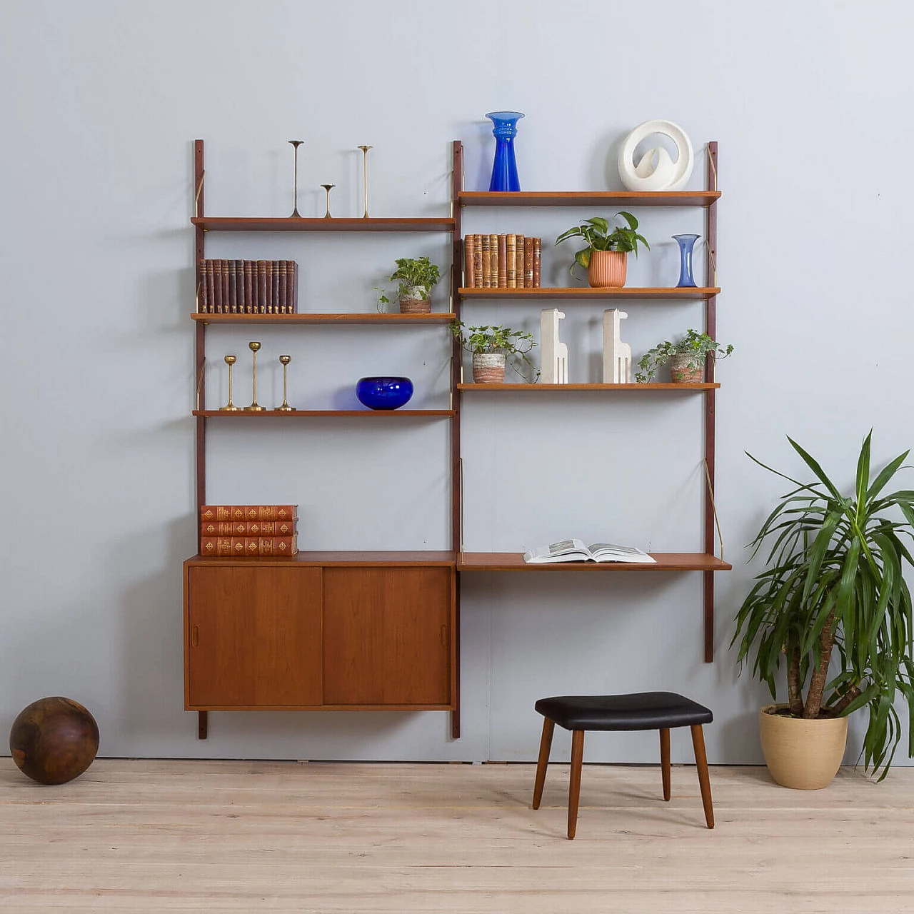 Wall unit in teak and brass by Hansen & Guldborg, 60s 1