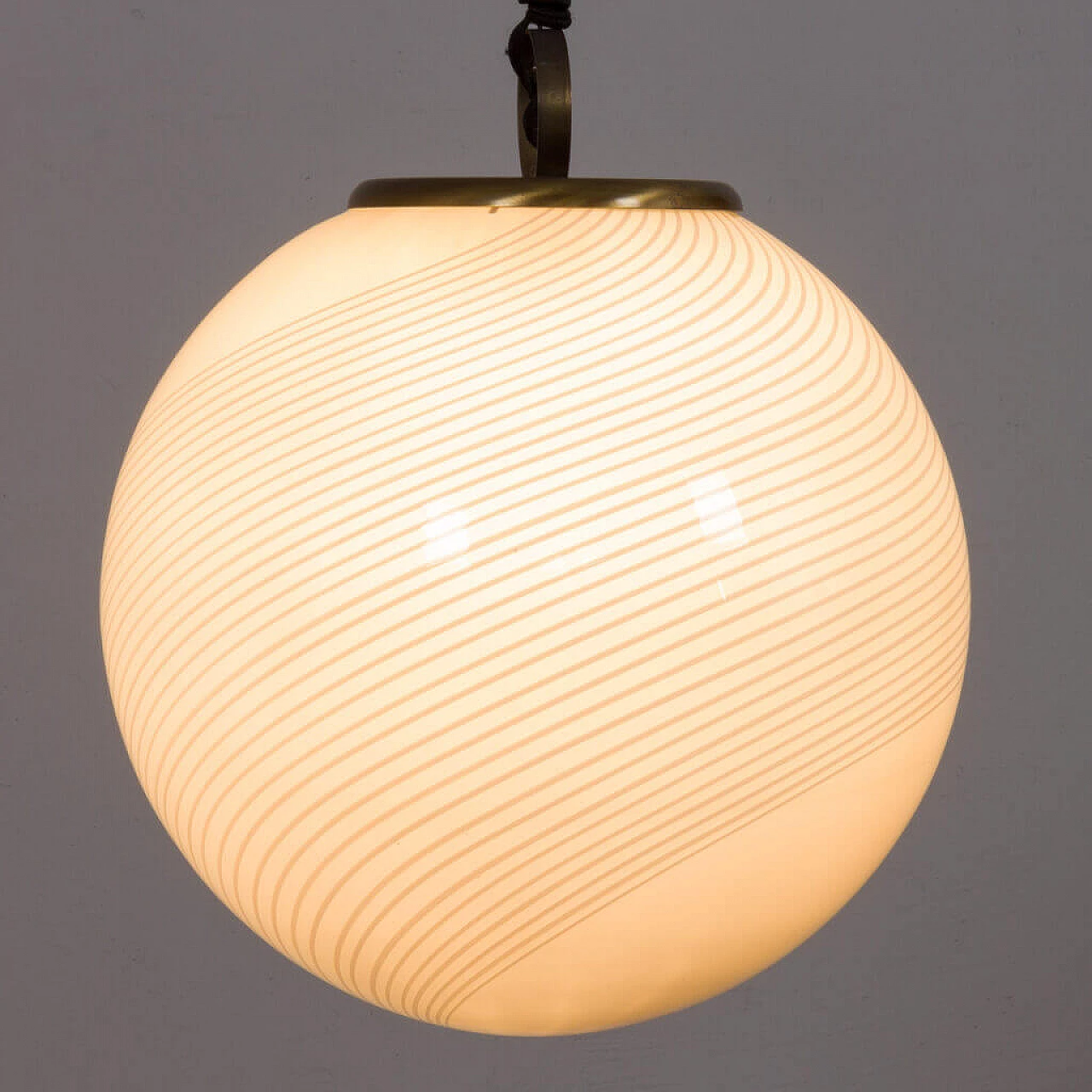 Murano glass chandelier with brass details attributed to Venini, 1970s 4