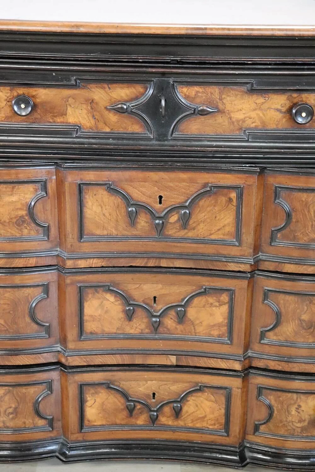 Louis XIV style walnut dresser, 17th century 7