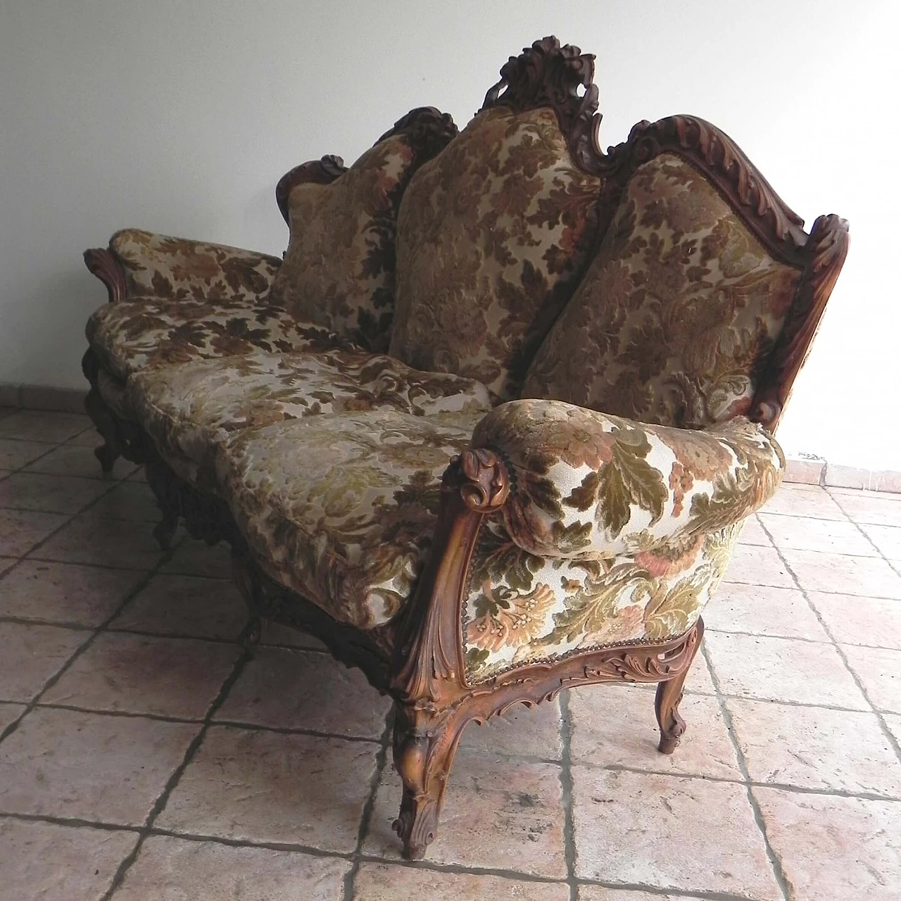 Baroque-style sofa in wood and Sanderson fabric, 1970s 6