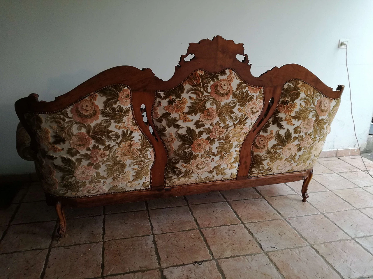 Baroque-style sofa in wood and Sanderson fabric, 1970s 8