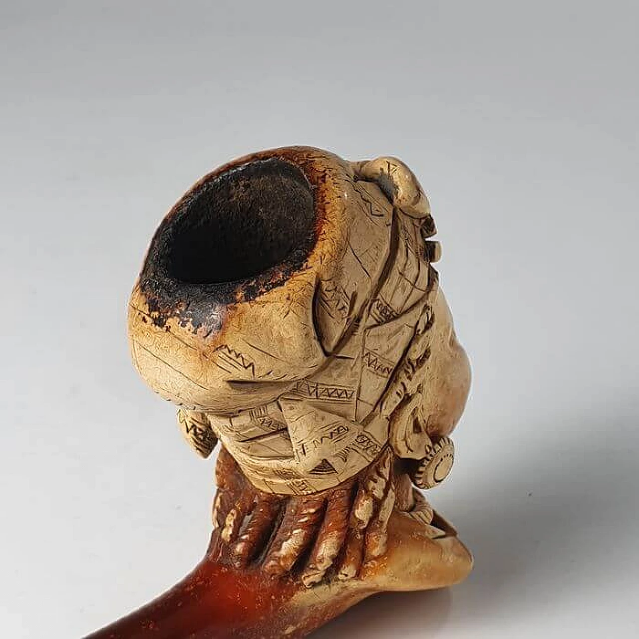 Carved sea foam pipe, 19th century 10