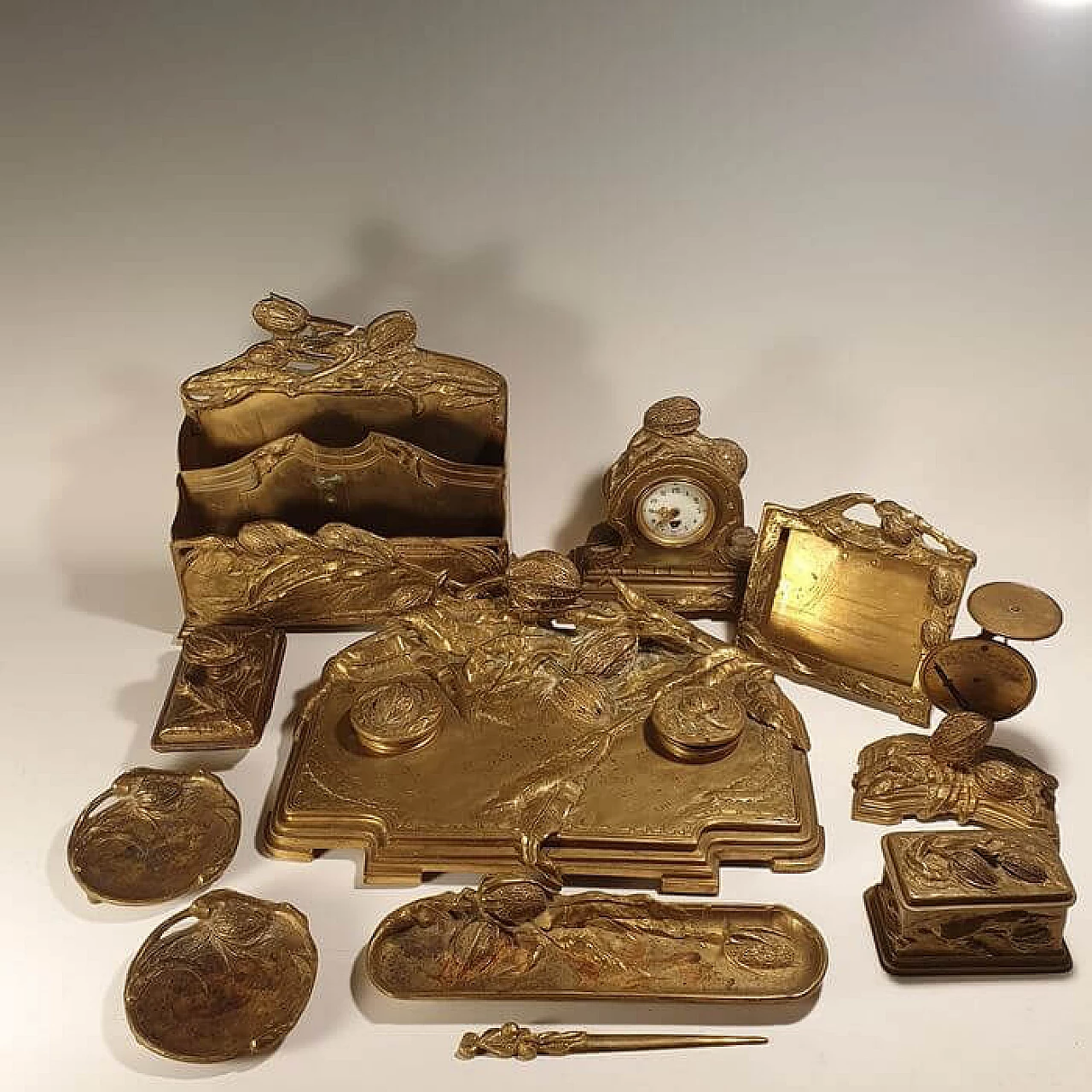 Bronze desk set by Marionnet, 19th century 14