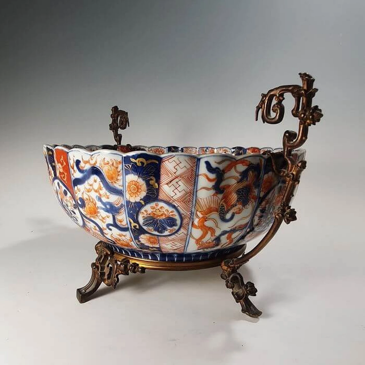 Arita porcelain centrepiece and bronze mount, 19th century 3