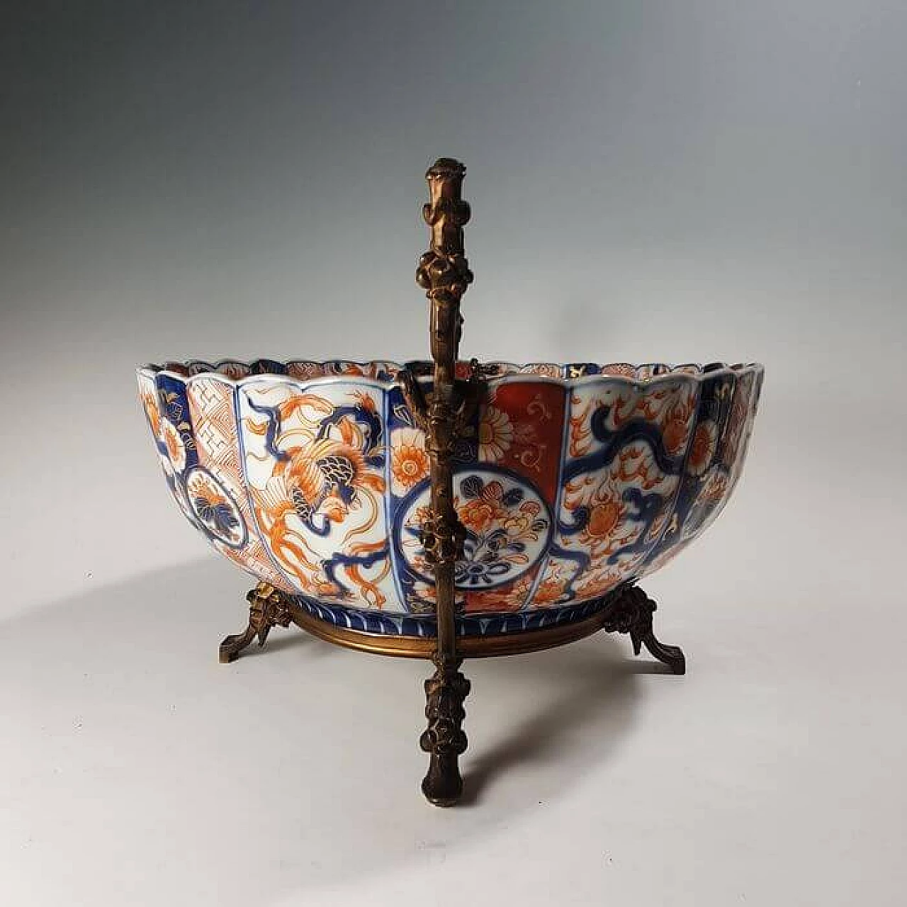 Arita porcelain centrepiece and bronze mount, 19th century 9