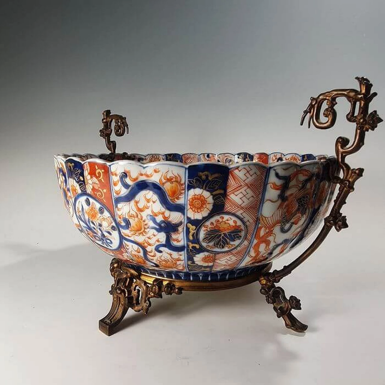 Arita porcelain centrepiece and bronze mount, 19th century 14