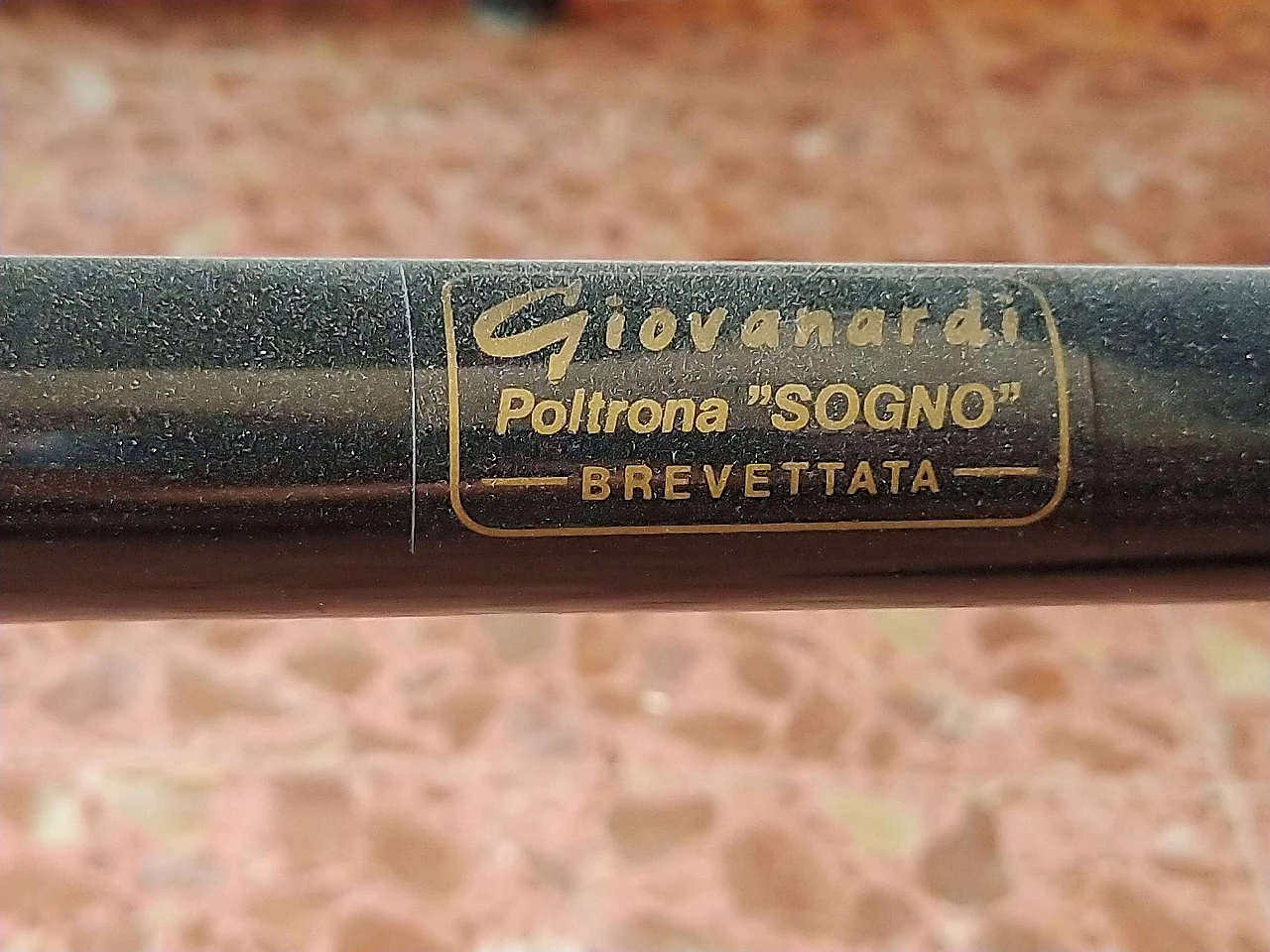 Chaise longue Sogno reclinabile in similpelle nera di Giovanardi, anni '80 3