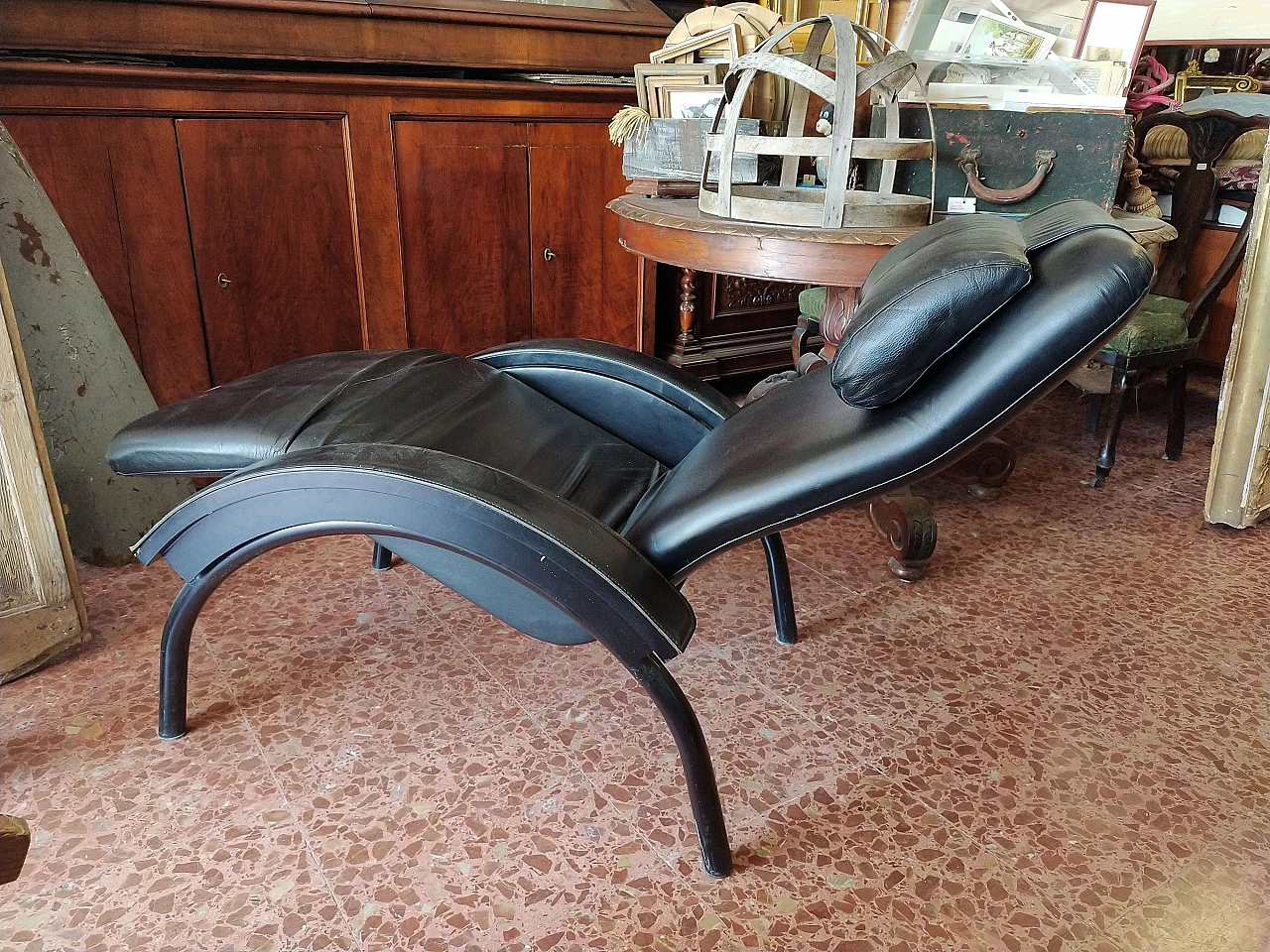 Chaise longue Sogno reclinabile in similpelle nera di Giovanardi, anni '80 4
