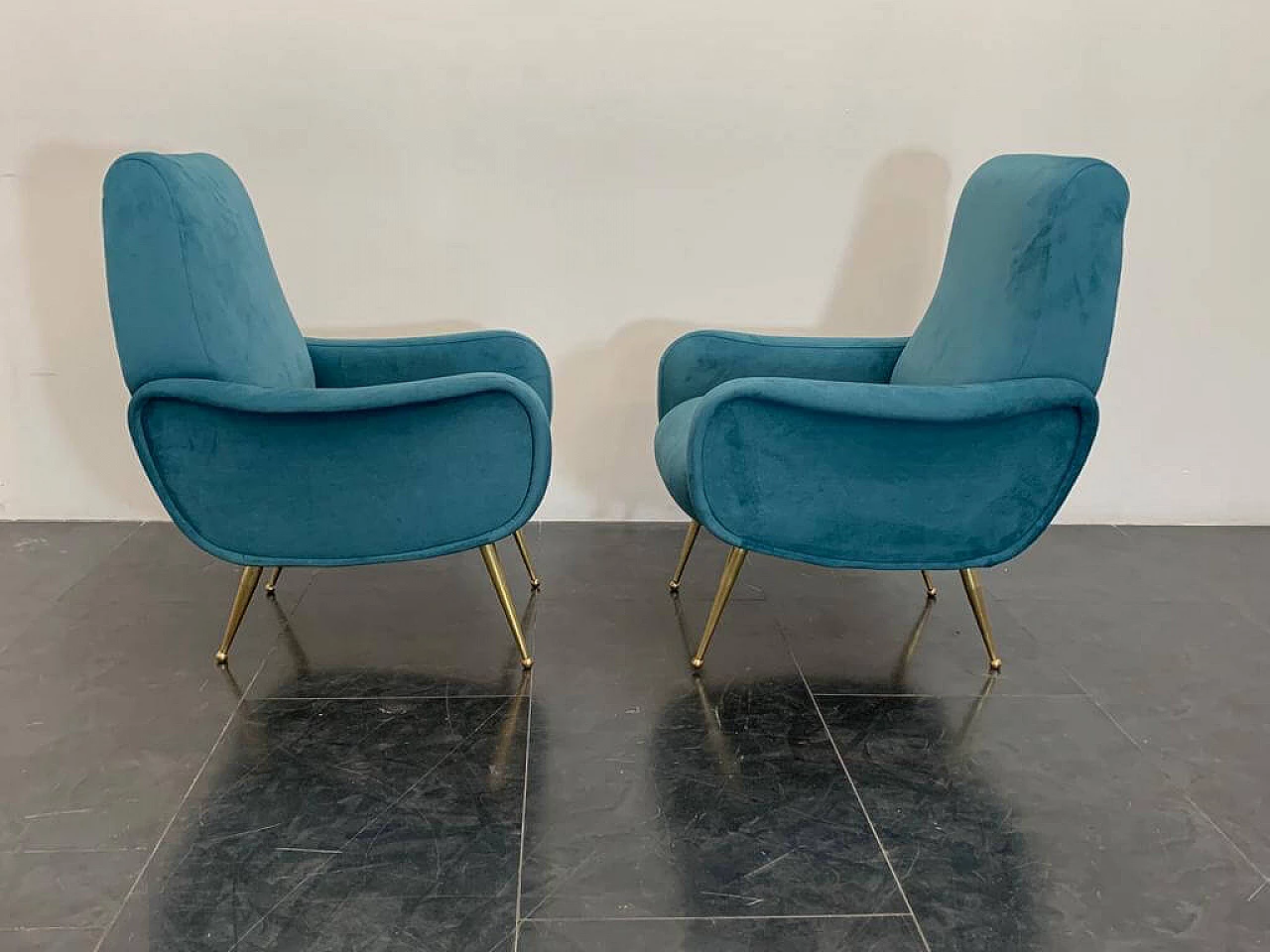 Coppia di poltrone in velluto blu nello stile di Marco Zanuso, anni '50 8