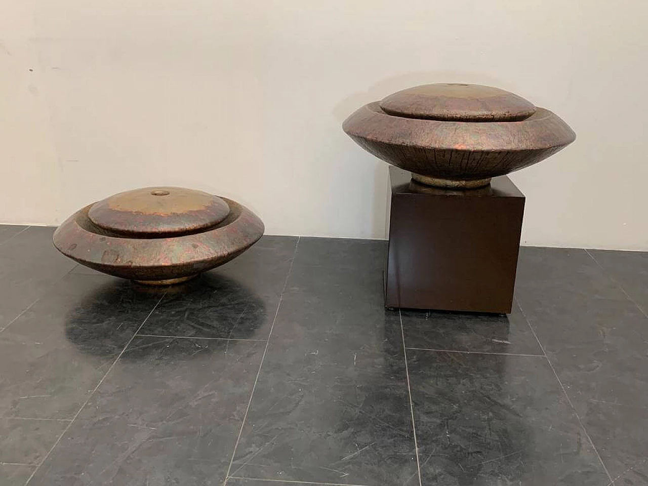 Astral Disk Fountain by Ravi Canta in fibreglass and copper, 1990s 7