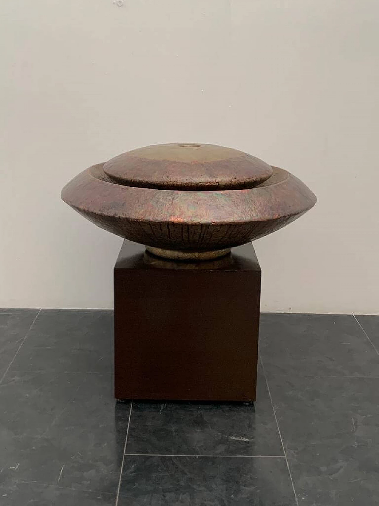 Astral Disk Fountain by Ravi Canta in fibreglass and copper, 1990s 9