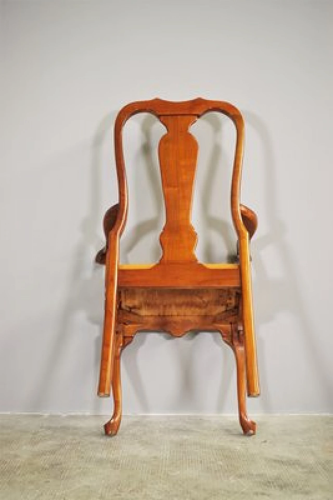 Queen Anne style armchair in mahogany and leather, 1970s 3