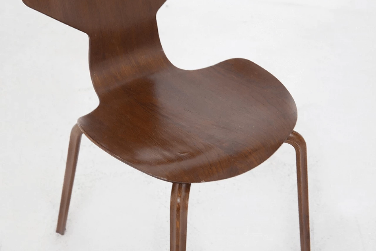 12 Sedie Gran Prix in legno, di Arne Jacobsen, anni '50 18