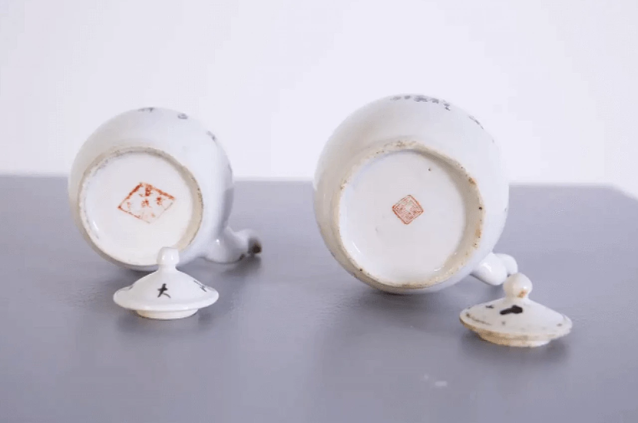 Pair of hand-painted Chinese ceramic teapots 6