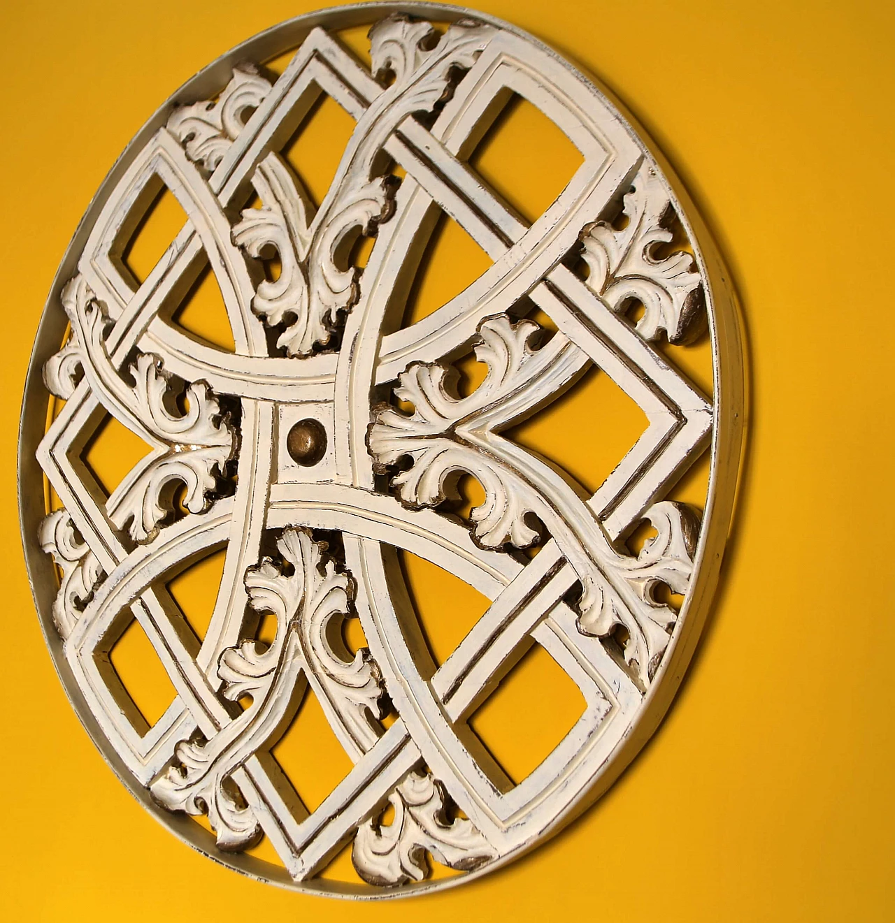 Wooden rosette, 20th century 3