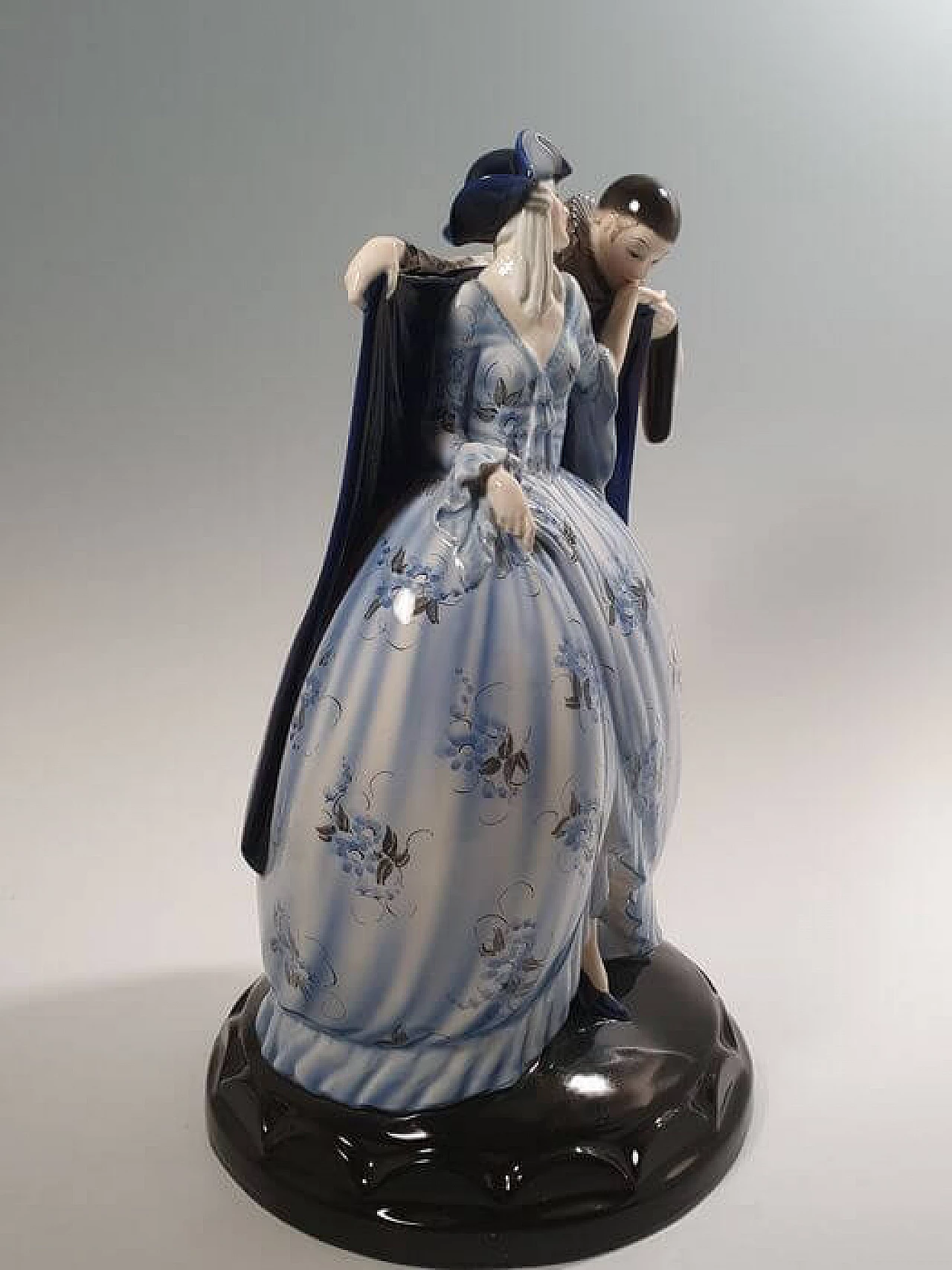 Sculpture of Harlequin and Columbine by Lorenzl in Goldscheider ceramics, 1920s 10