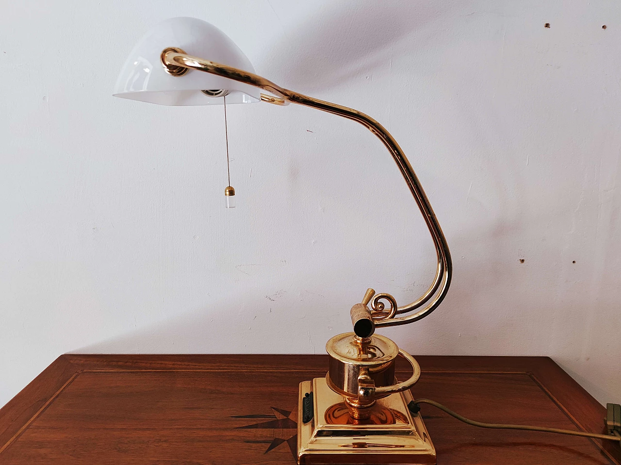 Lampada da scrivania bianca e oro, anni '80 1