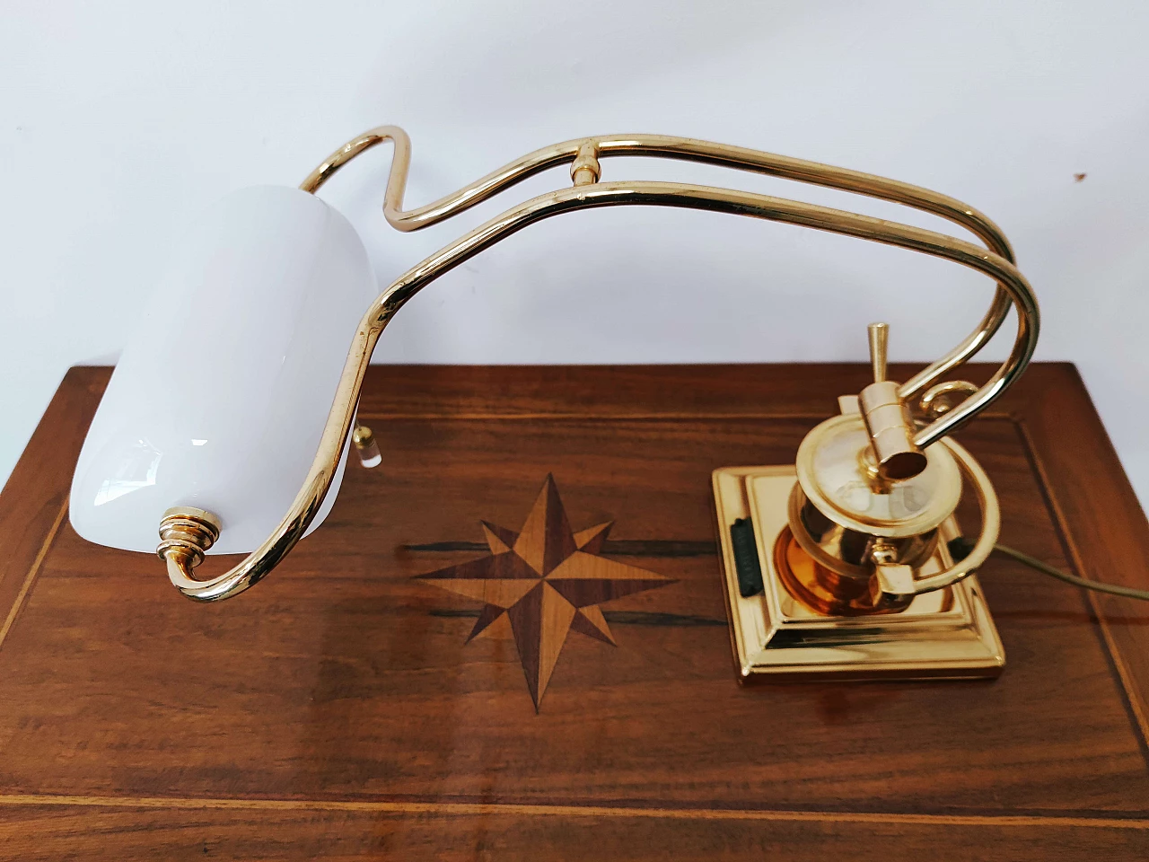 Lampada da scrivania bianca e oro, anni '80 12