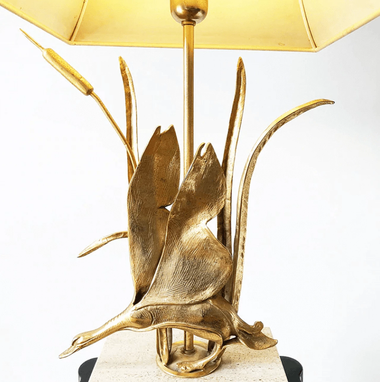 Table lamp with brass sculpture and travertine base, 1970s 1