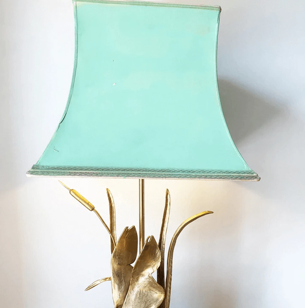 Table lamp with brass sculpture and travertine base, 1970s 2