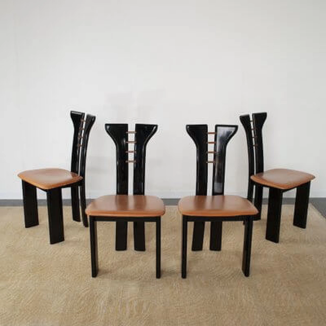 4 Sedie in legno laccato nero con seduta in pelle di Pierre Cardin, anni '70 8