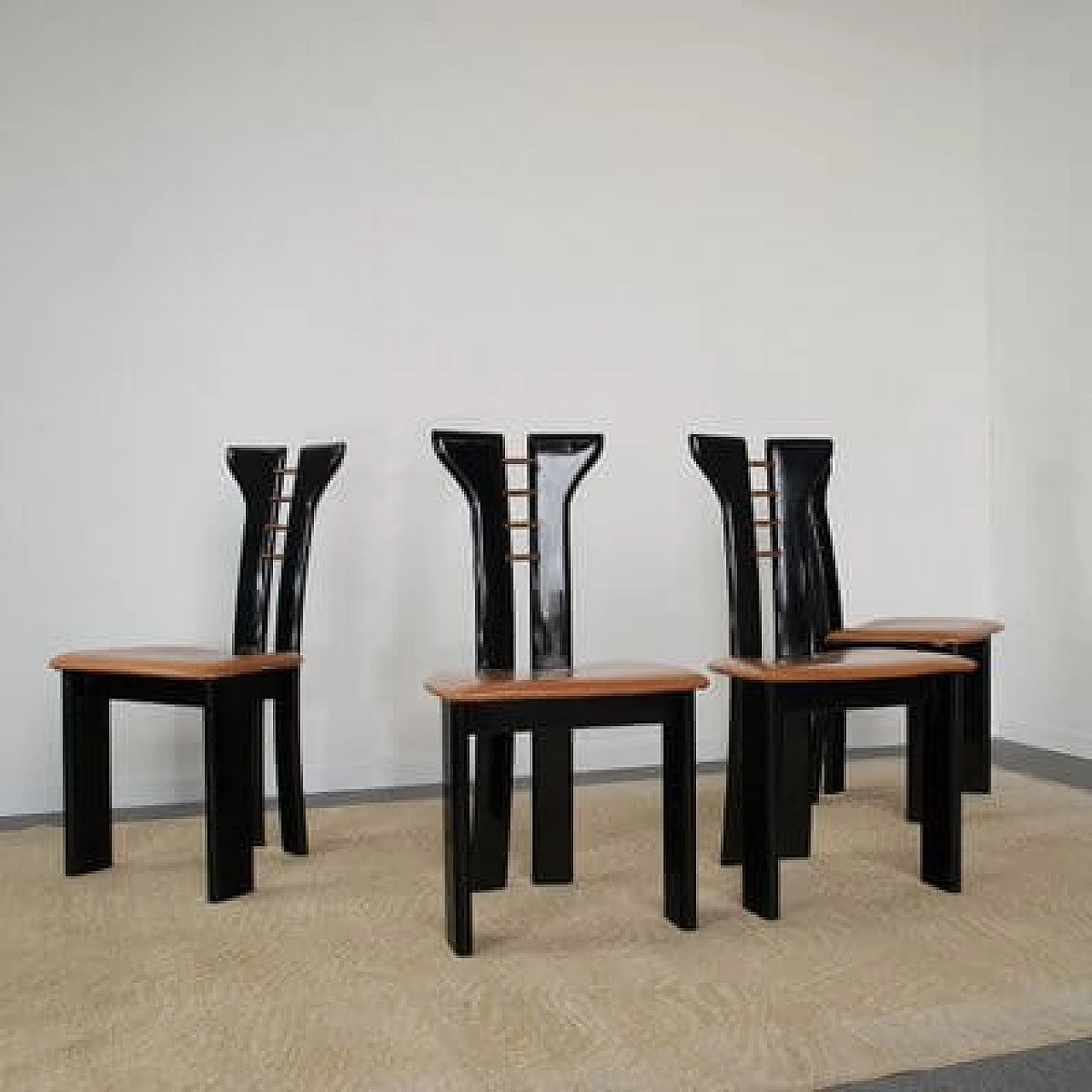 4 Sedie in legno laccato nero con seduta in pelle di Pierre Cardin, anni '70 9