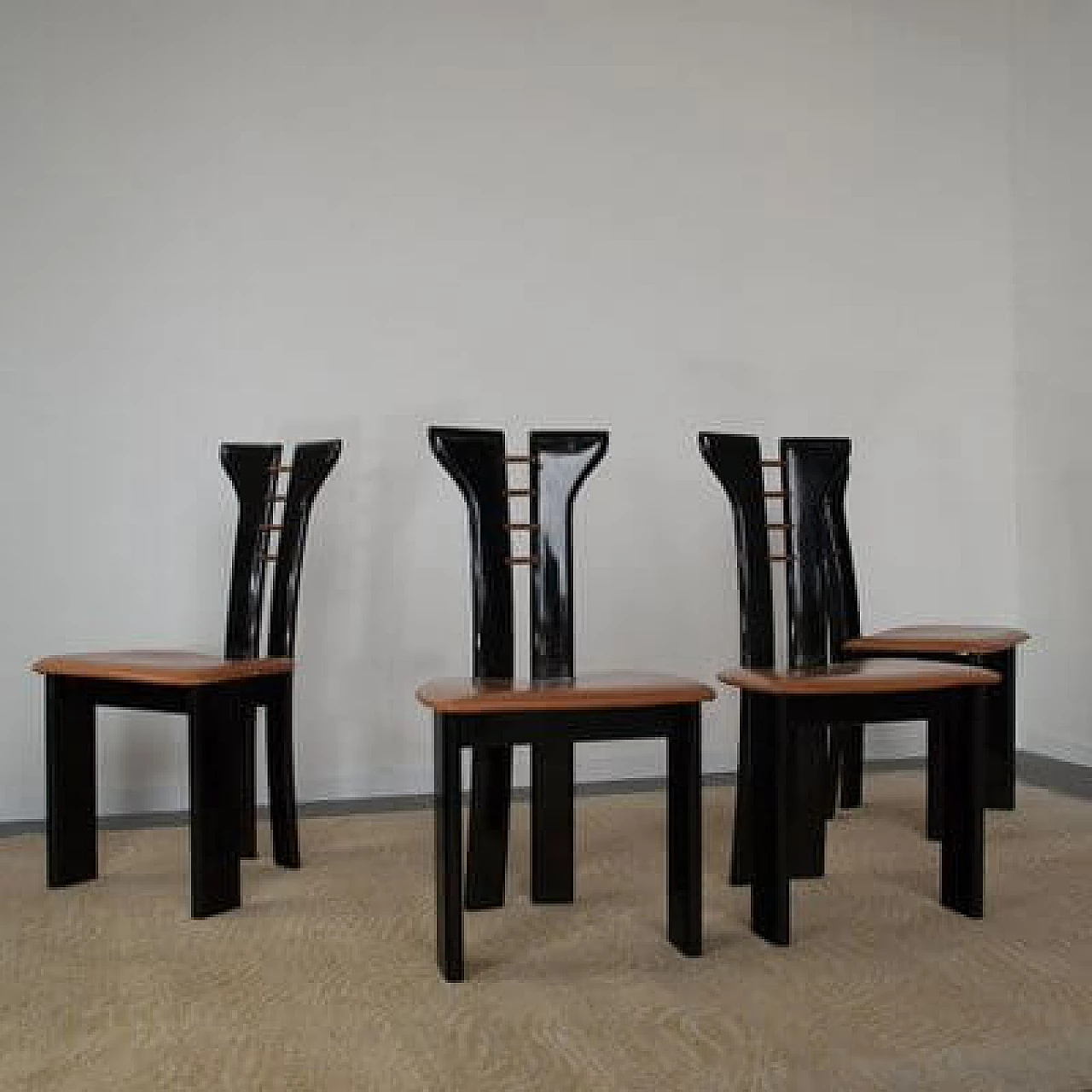 4 Sedie in legno laccato nero con seduta in pelle di Pierre Cardin, anni '70 10