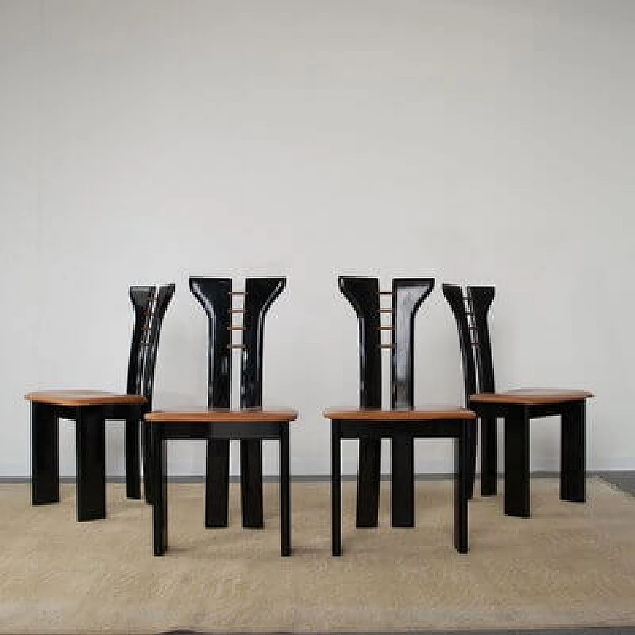 4 Sedie in legno laccato nero con seduta in pelle di Pierre Cardin, anni '70 11
