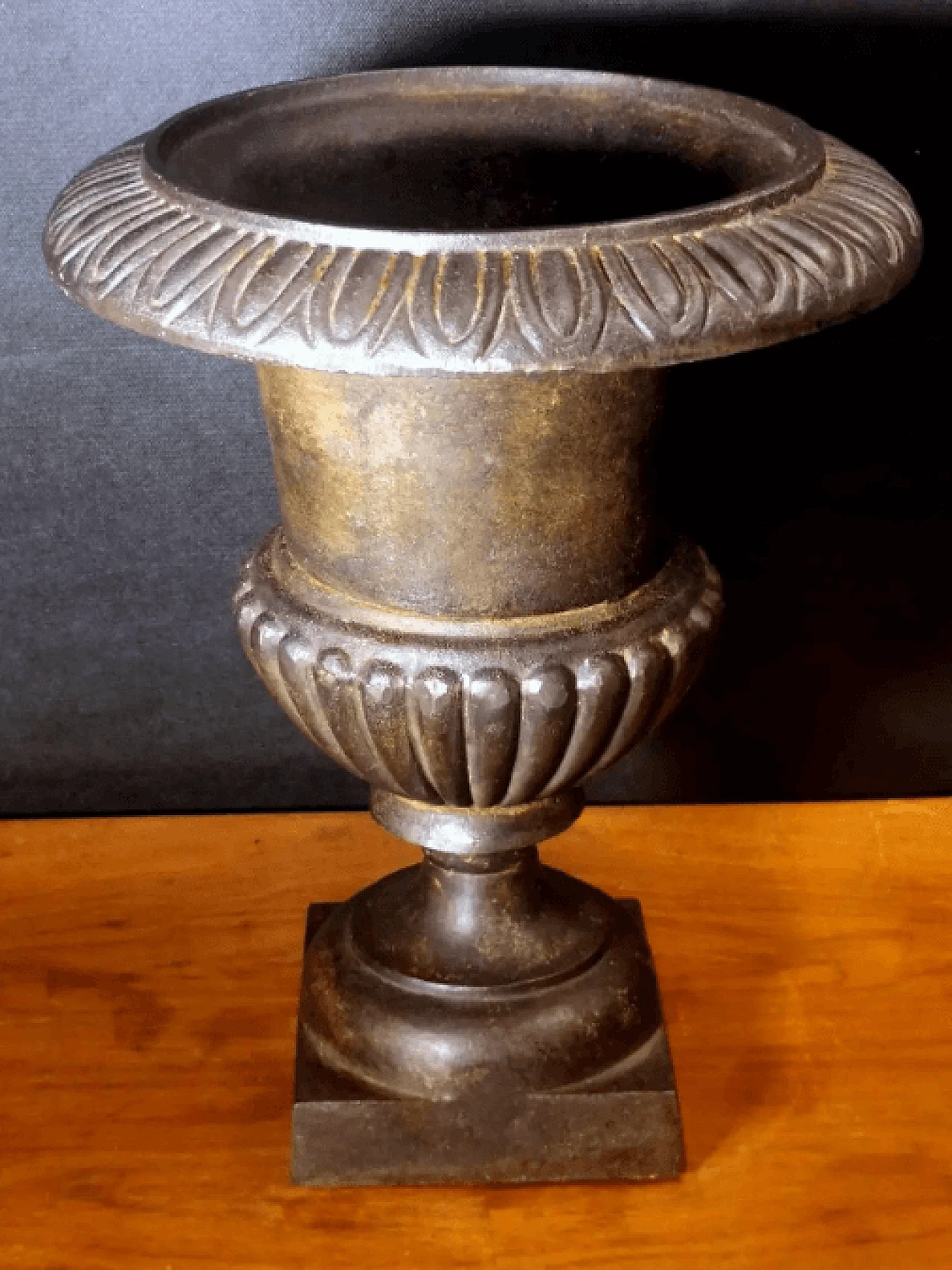 French iron Medicean vase in Renaissance style, 19th century 3