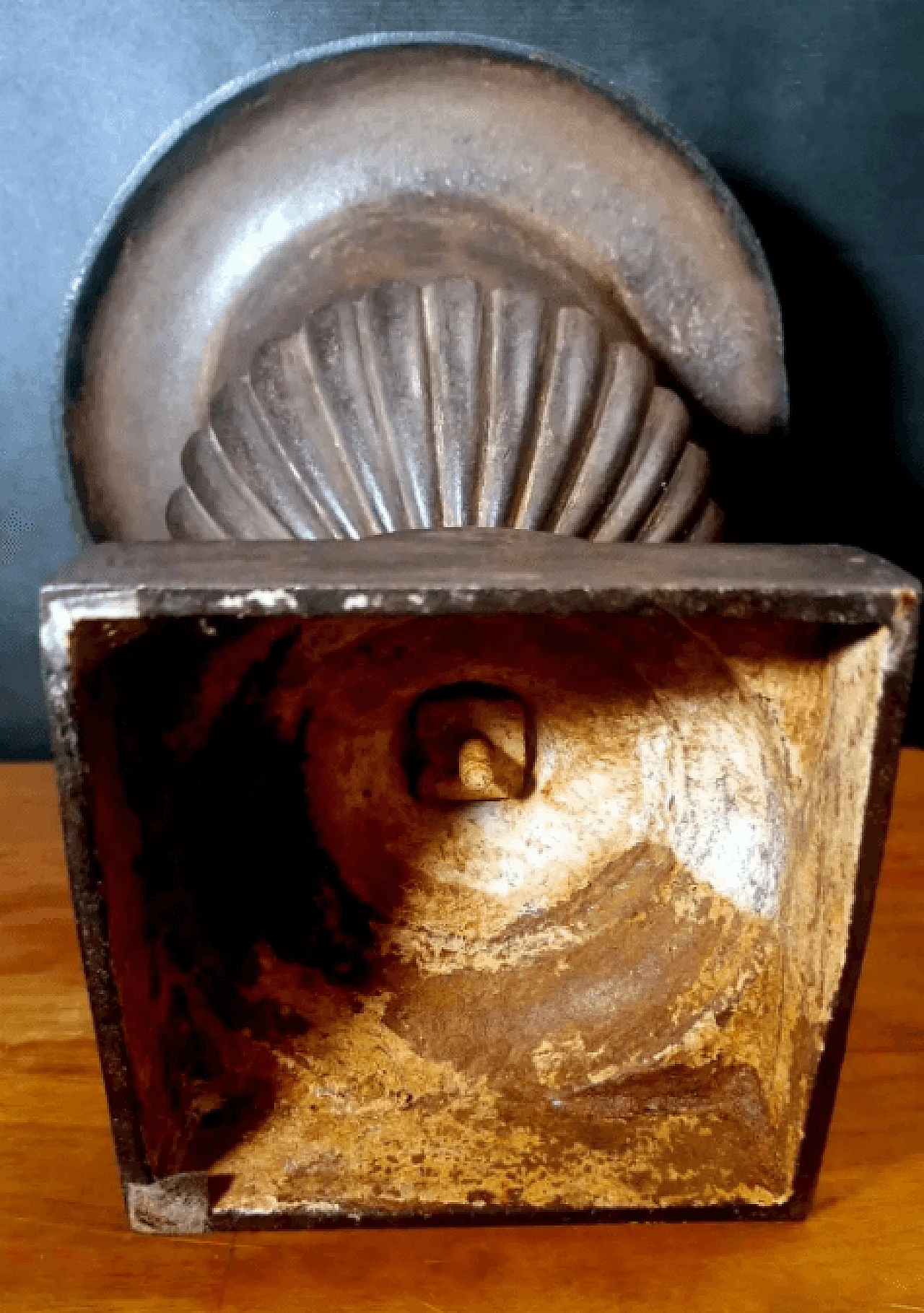 Vaso mediceo francese in ferro in stile rinascimentale, '800 10