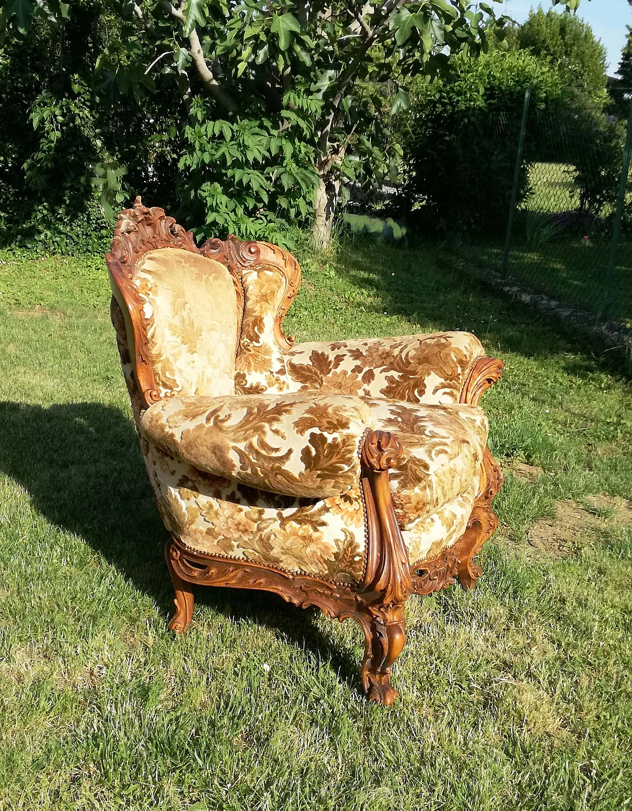 Sicilian Baroque style armchair in Sanderson fabric, 1970s 4