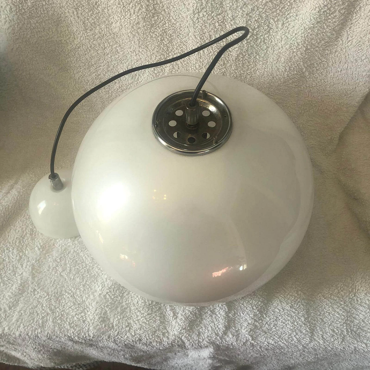 Lampada a sospensione Bud 3029 in alluminio e lucite di Luigi Massoni per Harvey Guzzini, anni '70 2