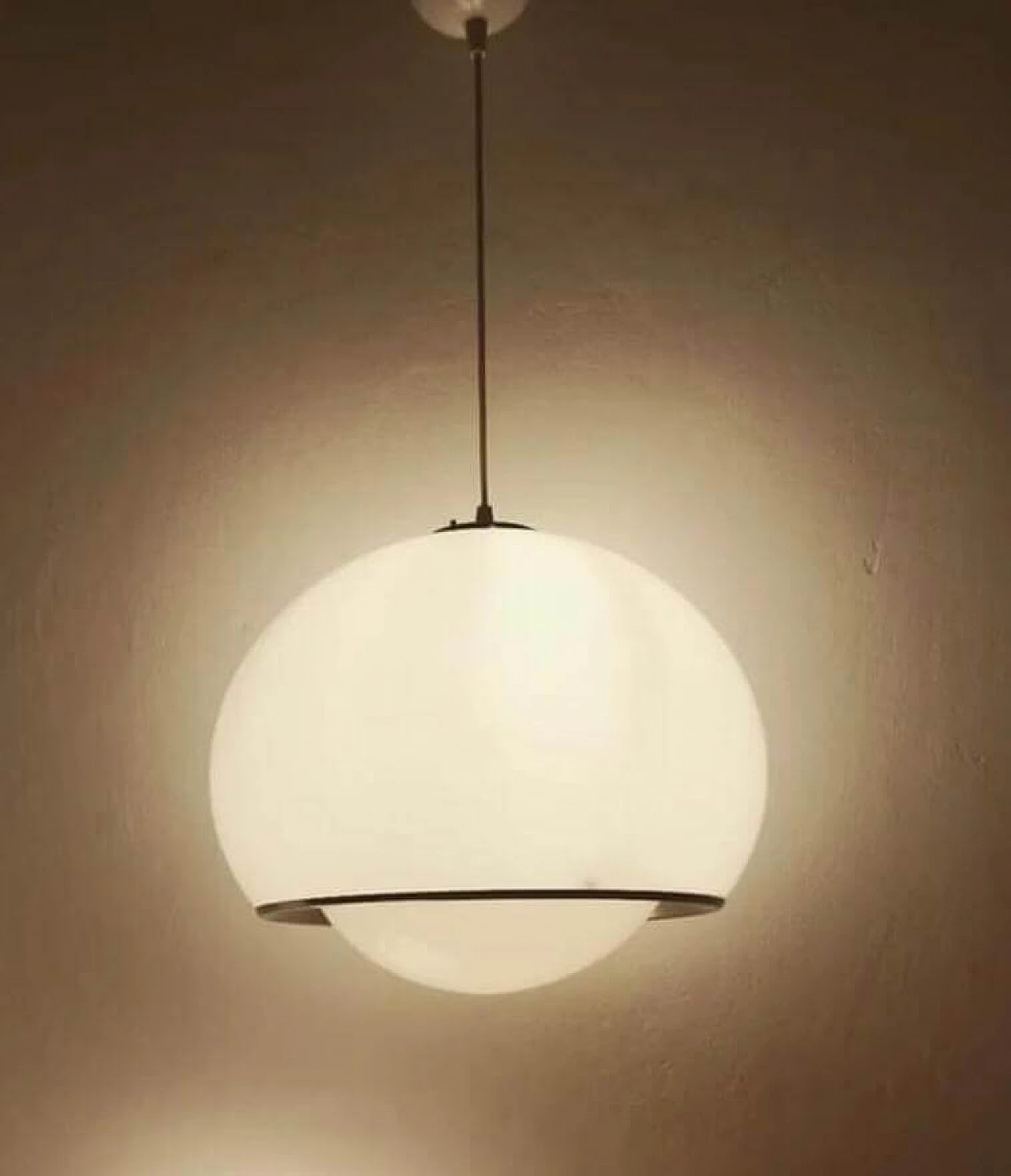 Lampada a sospensione Bud 3029 in alluminio e lucite di Luigi Massoni per Harvey Guzzini, anni '70 5