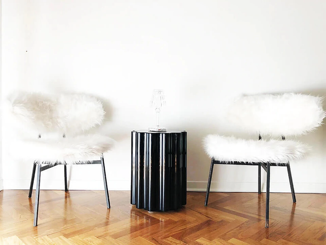 Pair of White Winter armchairs in iron and faux fur, 60s 3