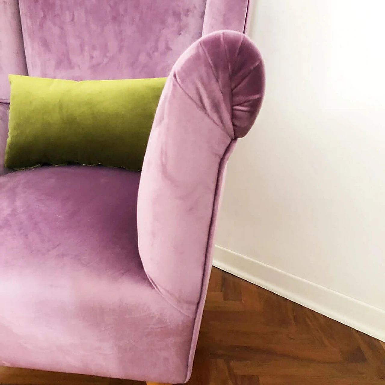 Pair of 512 armchairs in wood and velvet by Gio Ponti for ISA, 50s 5