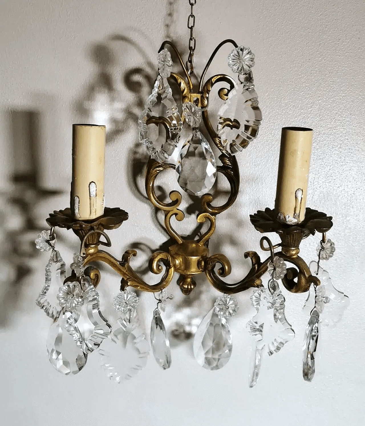 Pair of Louis XVI wall sconces in brass and crystal, 50s 8