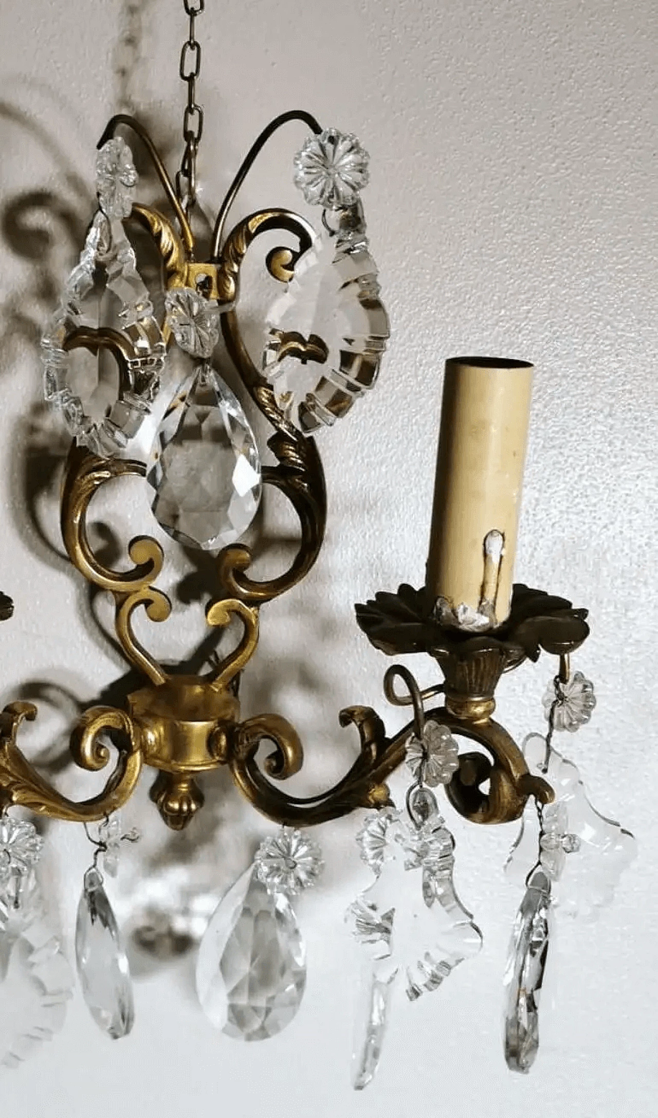 Pair of Louis XVI wall sconces in brass and crystal, 50s 14
