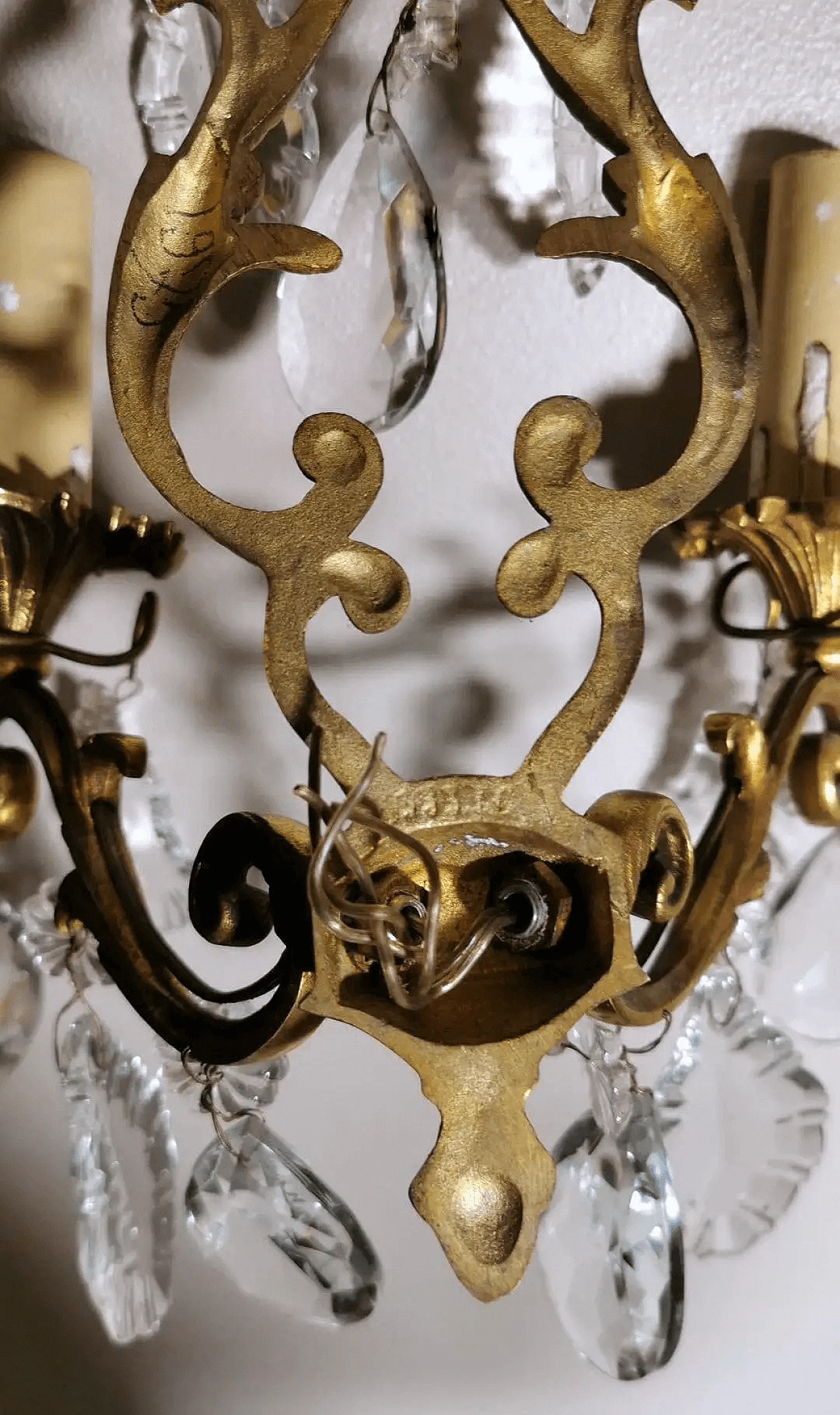 Pair of Louis XVI wall sconces in brass and crystal, 50s 17