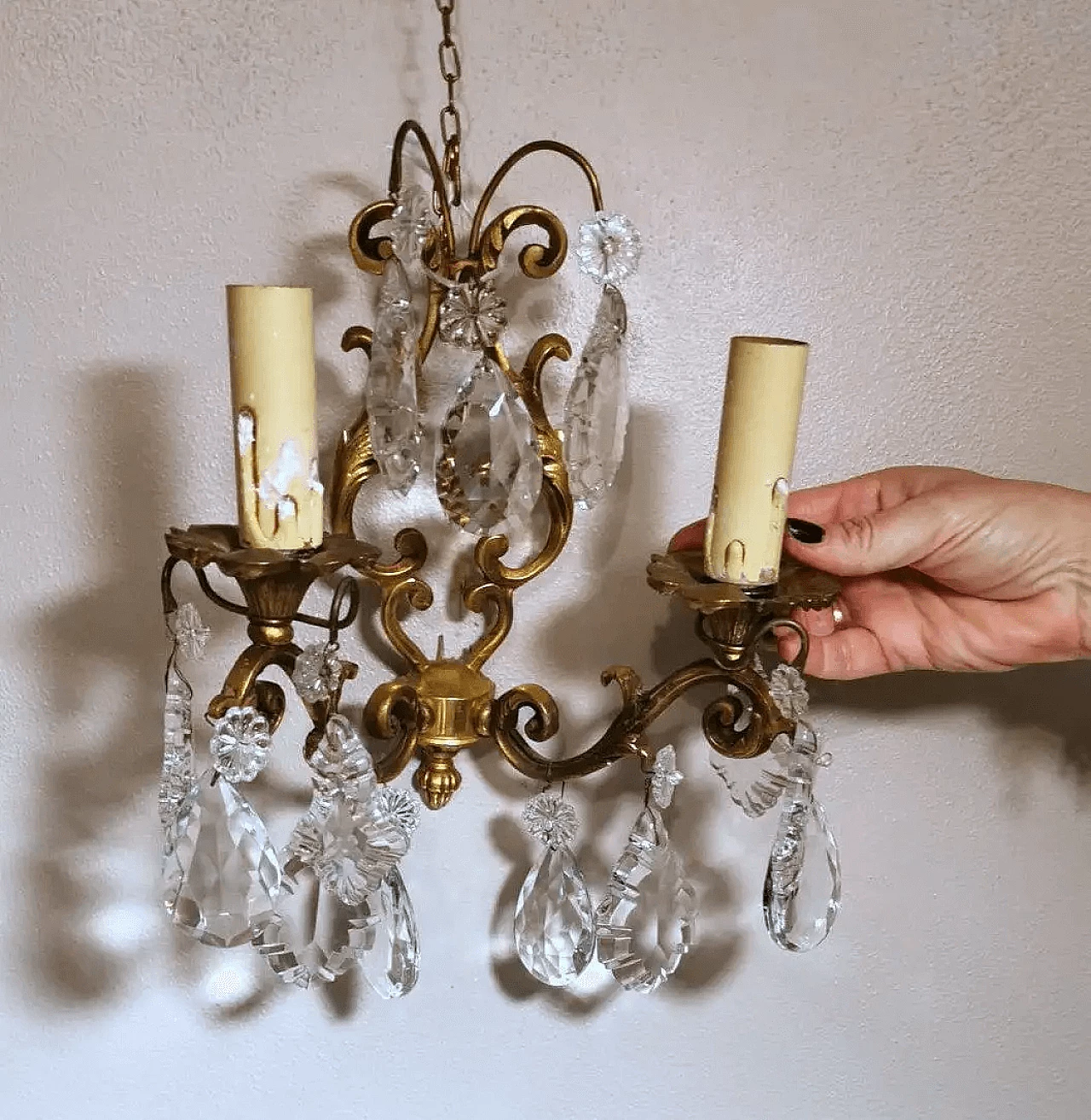 Pair of Louis XVI wall sconces in brass and crystal, 50s 19