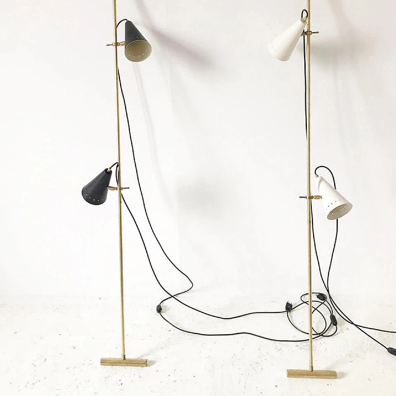Pair of floor lamps in brass and metal by Stilnovo, 50s 4