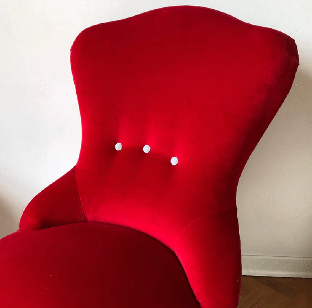 Pair of red velvet armchairs 3