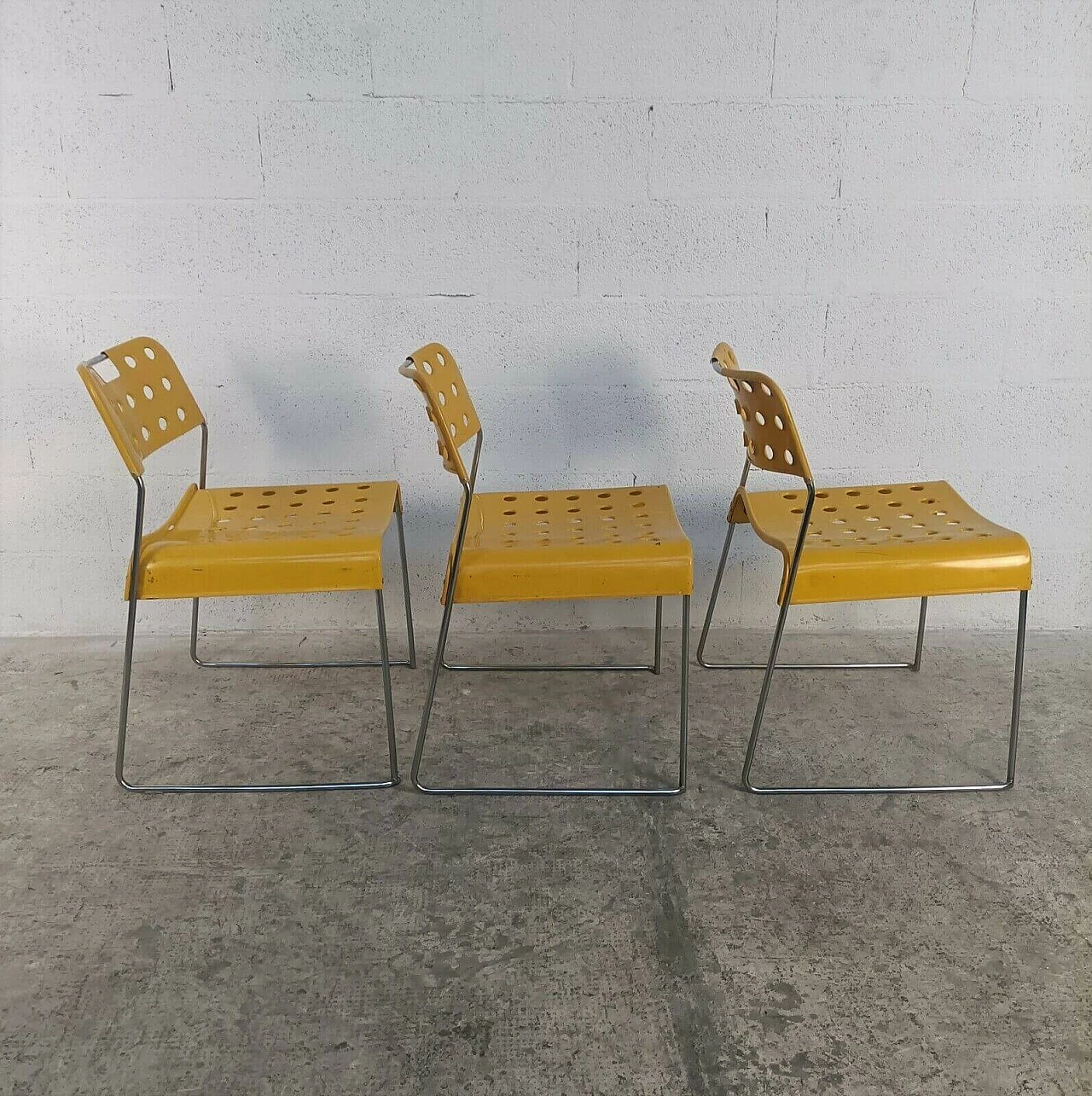 3 Omstak stackable chairs by Rodney Kinsman for Bieffeplast, 1970s 2