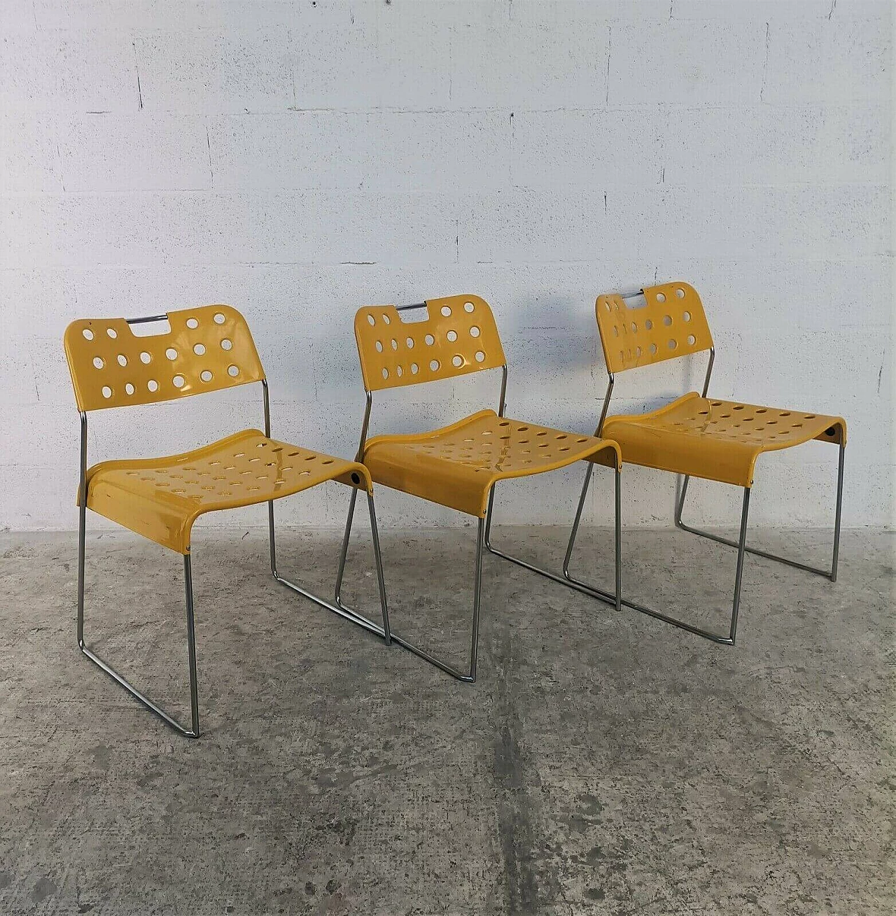 3 Omstak stackable chairs by Rodney Kinsman for Bieffeplast, 1970s 8