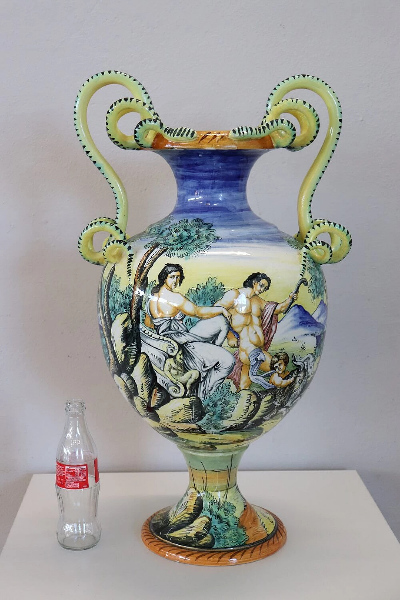 Hand-painted majolica amphora vase, 19th century 2