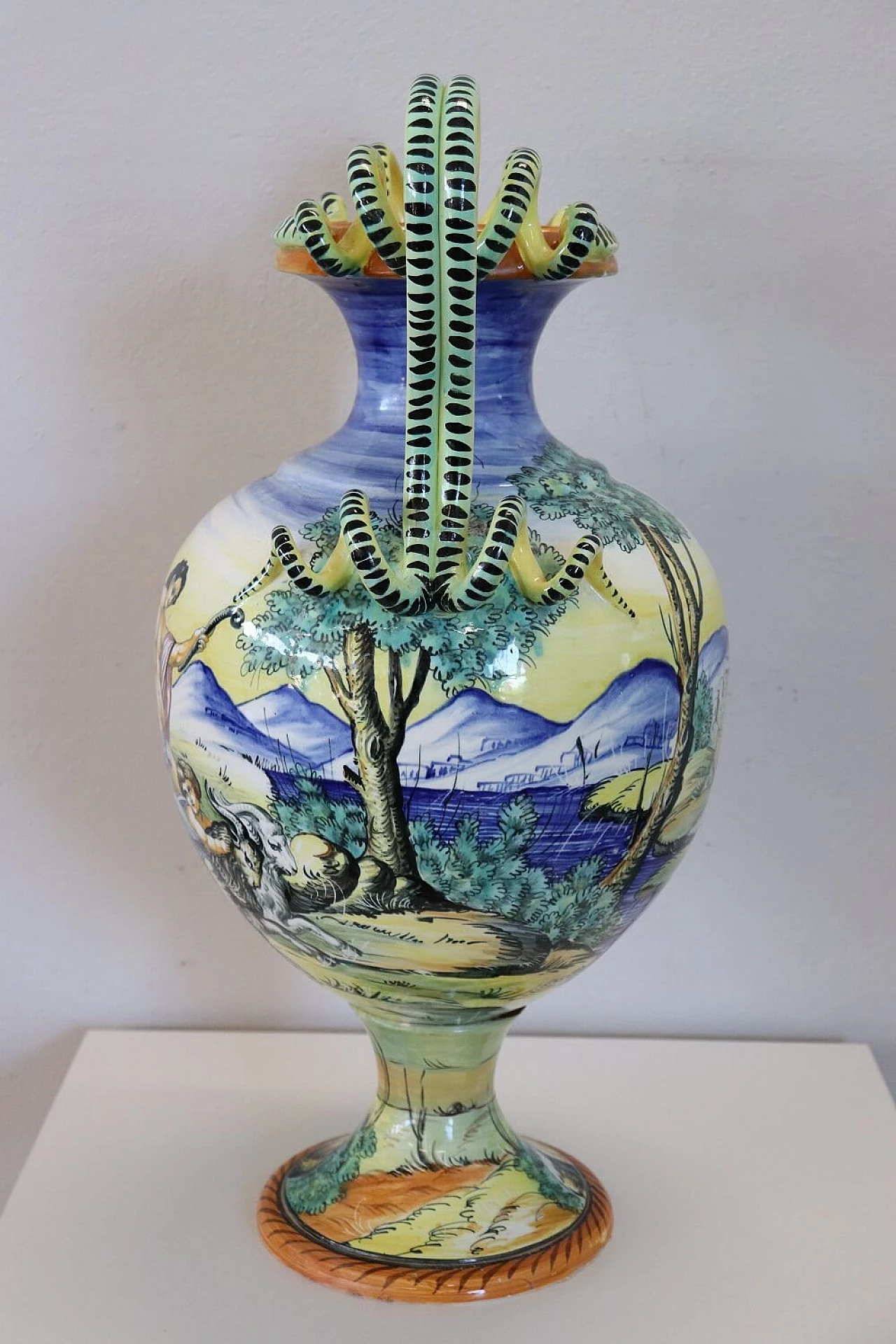 Hand-painted majolica amphora vase, 19th century 6