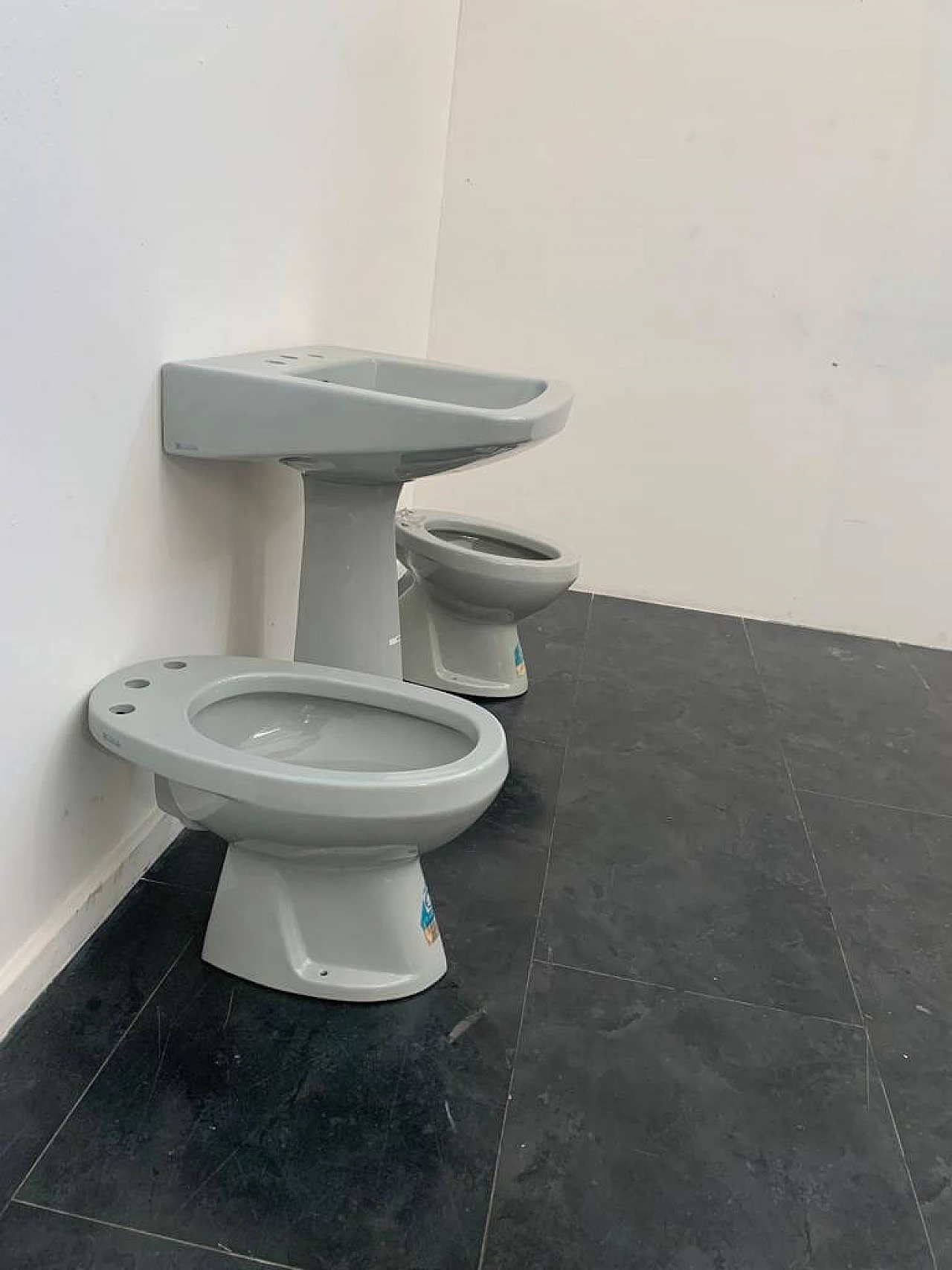 Platinum grey washbasin, bidet and WC by Gio Ponti for Ideal Standard, 1950s 6