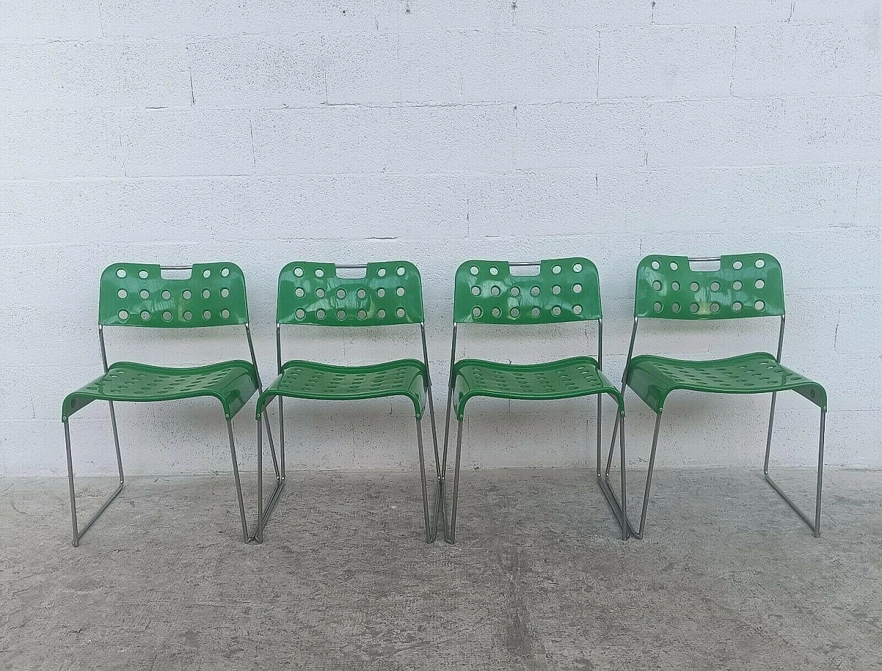 4 Chairs Omkstak by Rodney Kinsman for Bieffeplast, 1970s 3
